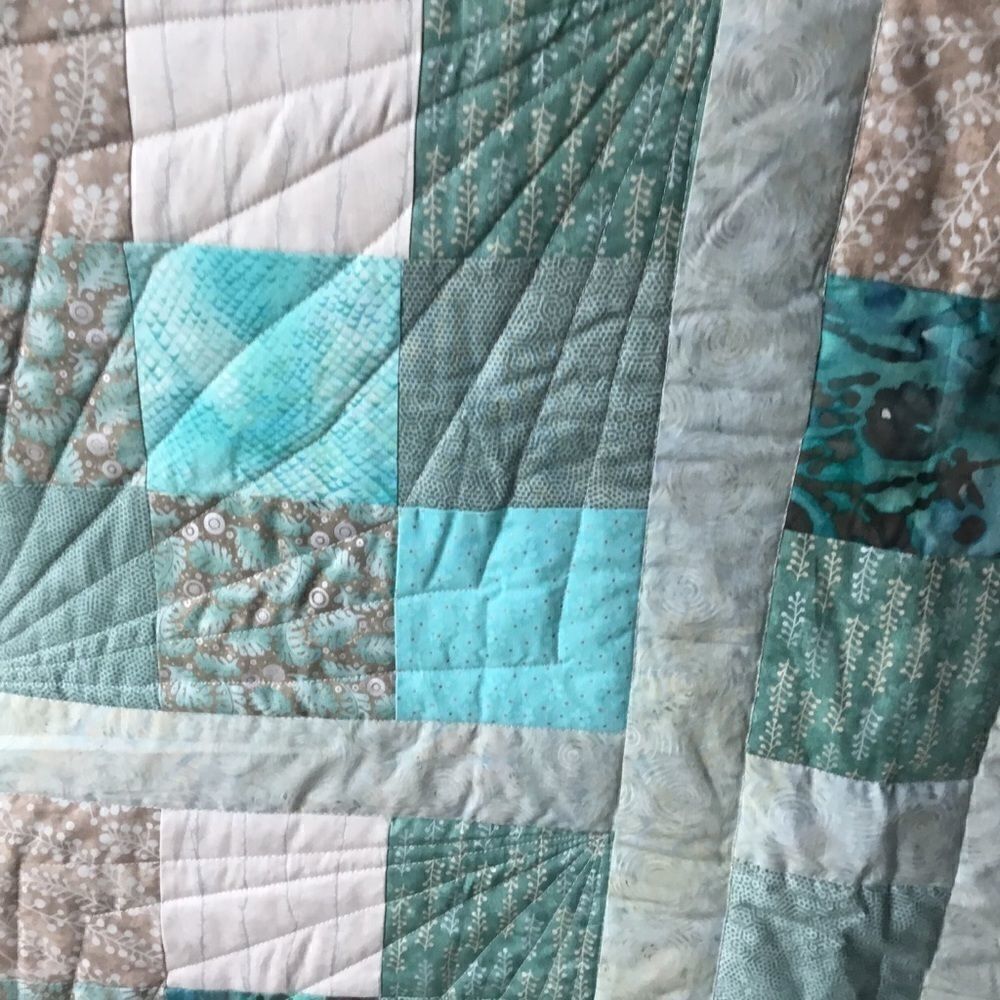 Handmade Quilt   - Picture 14 of 14